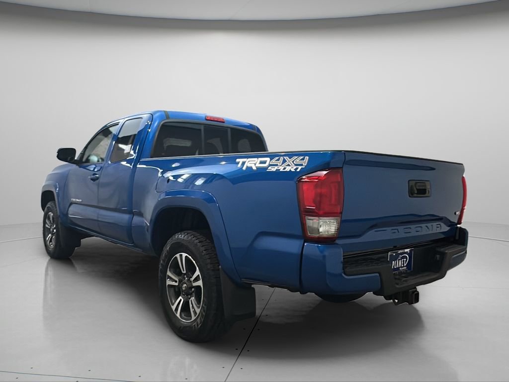 Used 2016 Toyota Tacoma TRD Sport w/ Towing Package AWD/4WD image 6
