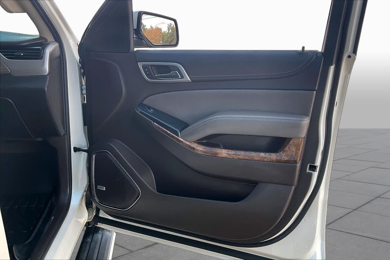 Used 2015 GMC Yukon Denali w/ Premium Package RWD image 21