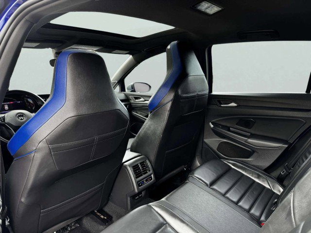 Used 2022 Volkswagen Golf R image 41