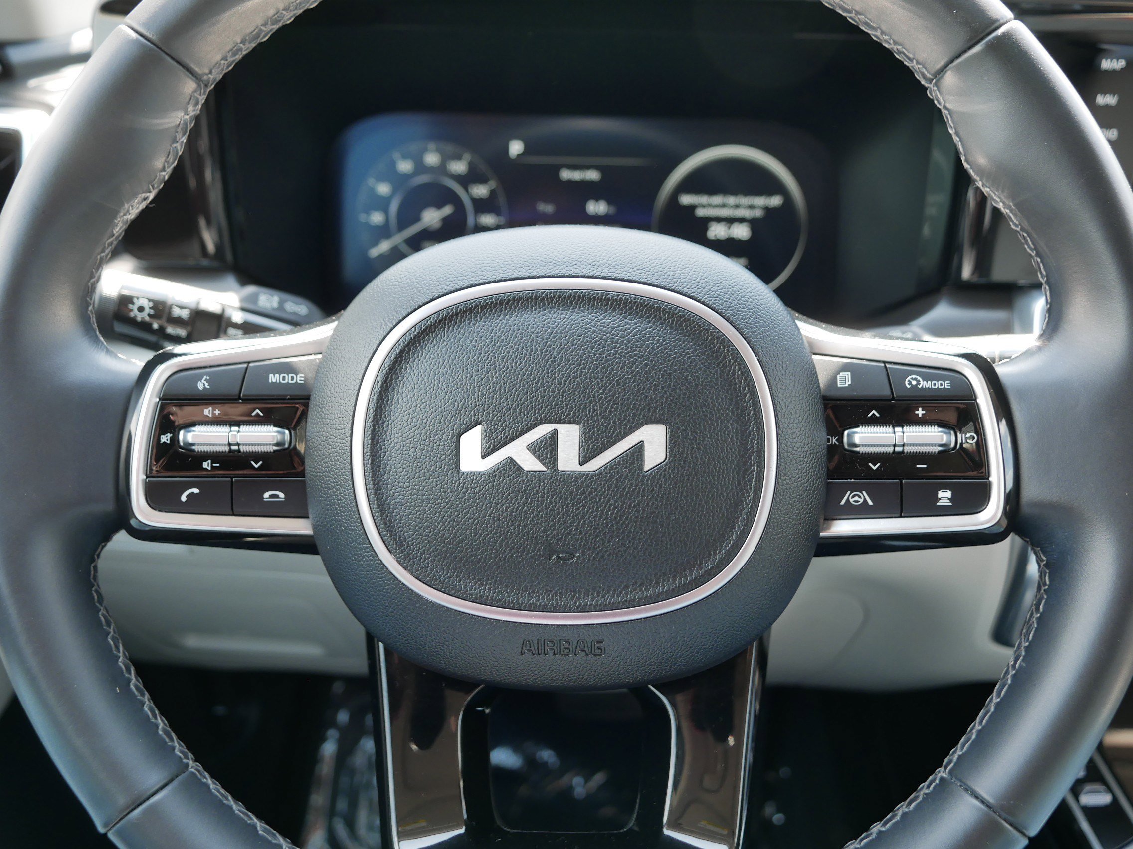 Certified 2023 Kia Sorento SX AWD/4WD image 25