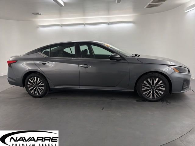 Used 2024 Nissan Altima 2.5 SV image 9