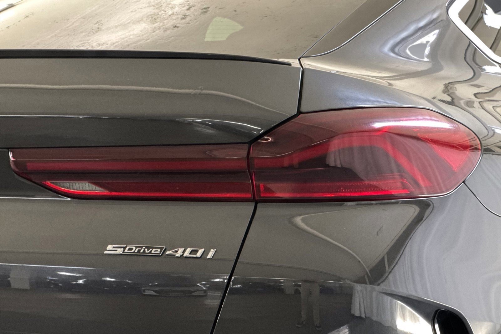 Used 2021 BMW X6 sDrive40i w/ Executive Package RWD image 12