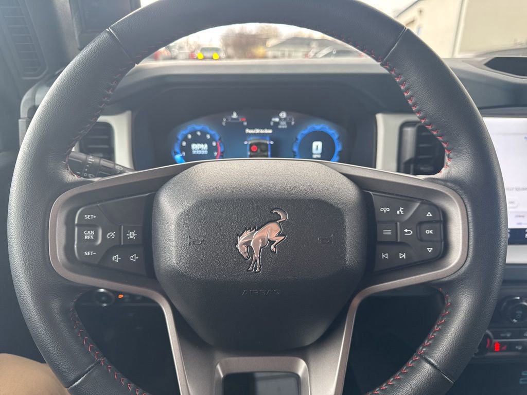 Certified 2025 Ford Bronco Heritage Edition image 9