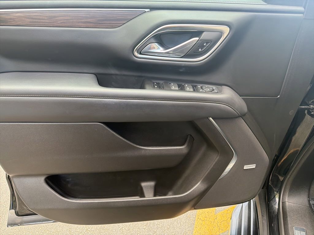 Used 2023 Chevrolet Tahoe LT w/ Luxury Package image 18