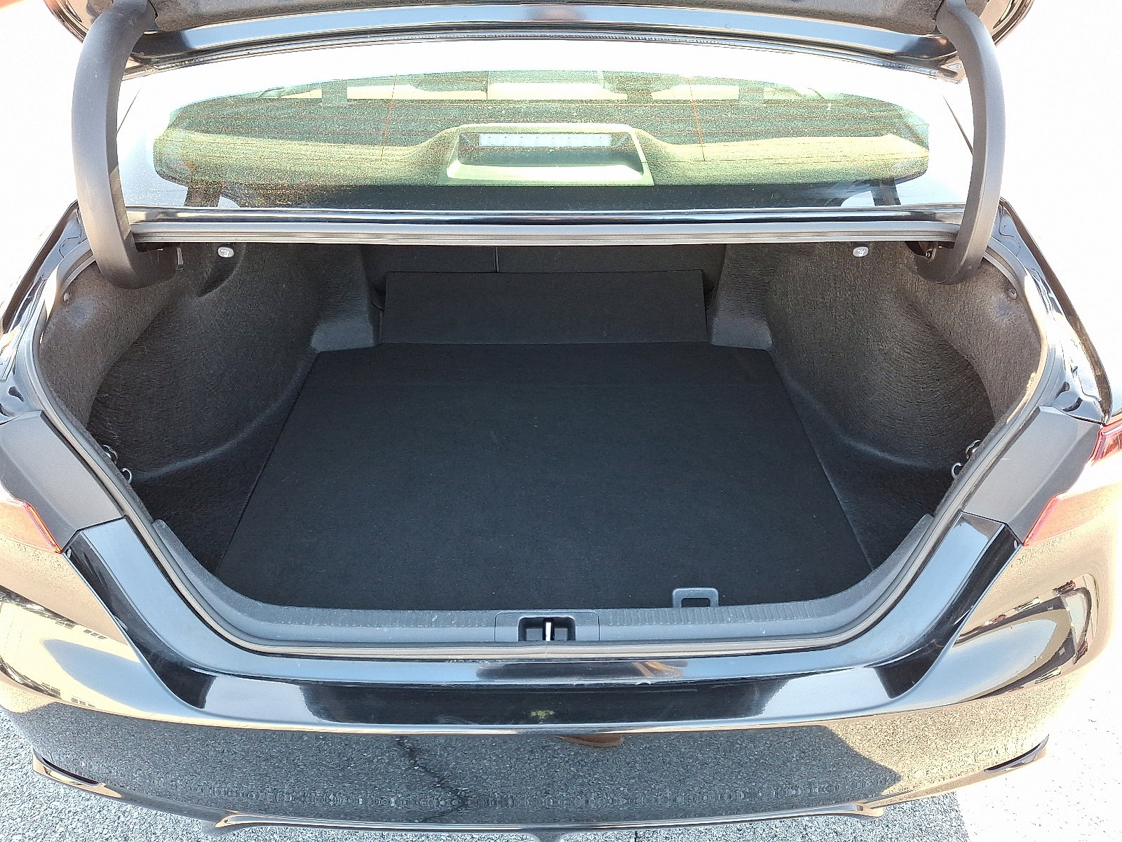 Used 2024 Toyota Camry SE image 29