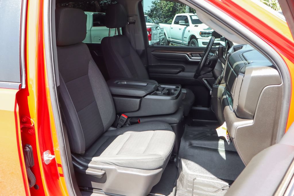 Used 2025 Chevrolet Silverado 1500 LT RWD image 41