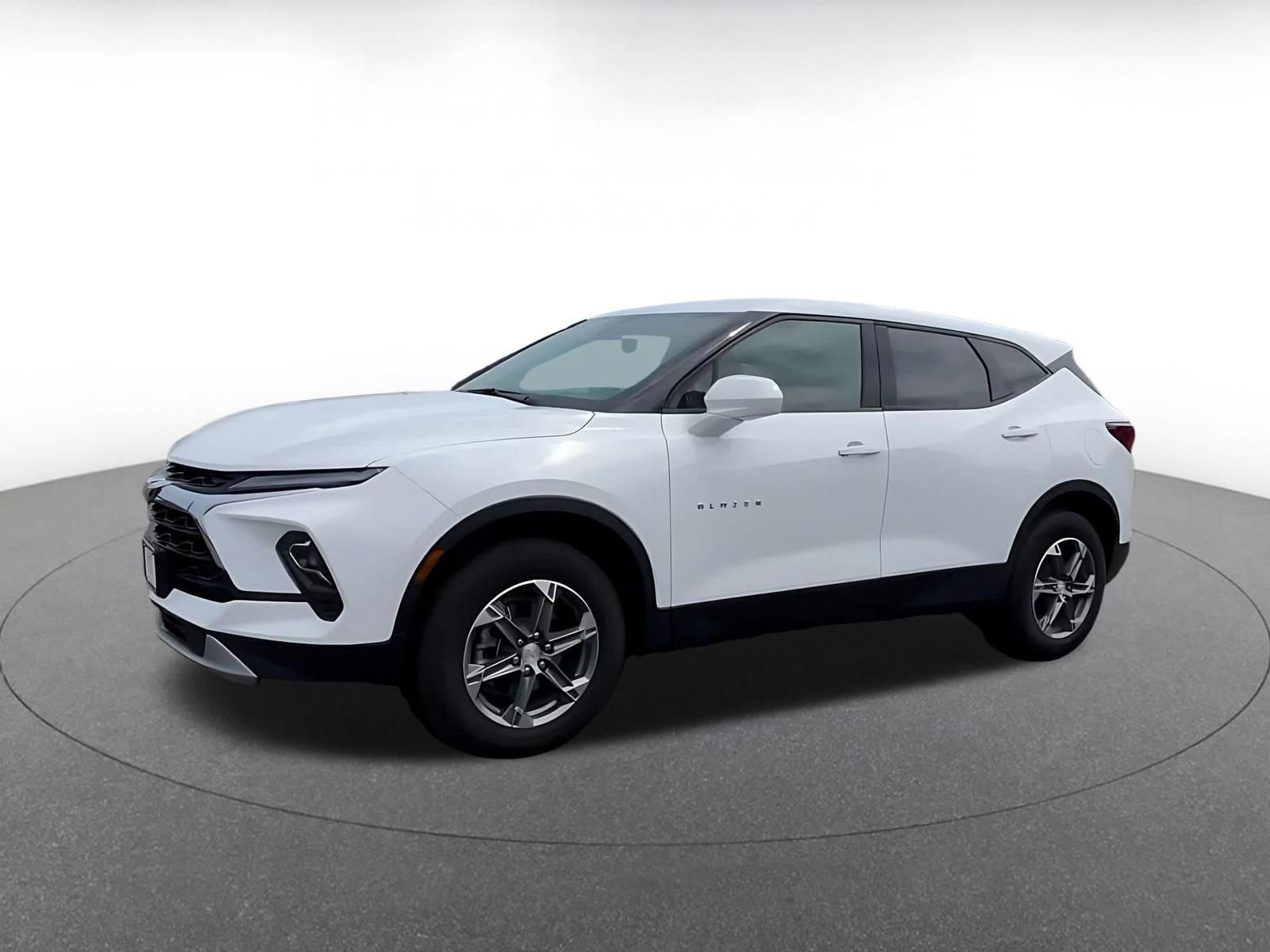 Used 2025 Chevrolet Blazer LT FWD image 8