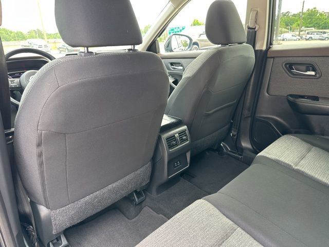 Used 2023 Nissan Rogue SV image 29