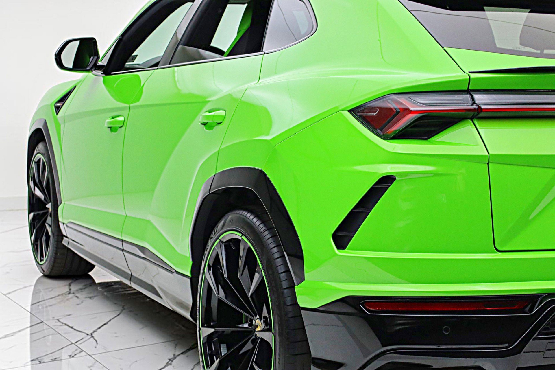 Used 2021 Lamborghini Urus AWD/4WD image 10