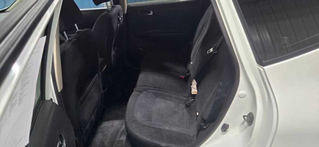 Used 2015 Nissan Rogue S w/ Convenience Package image 11