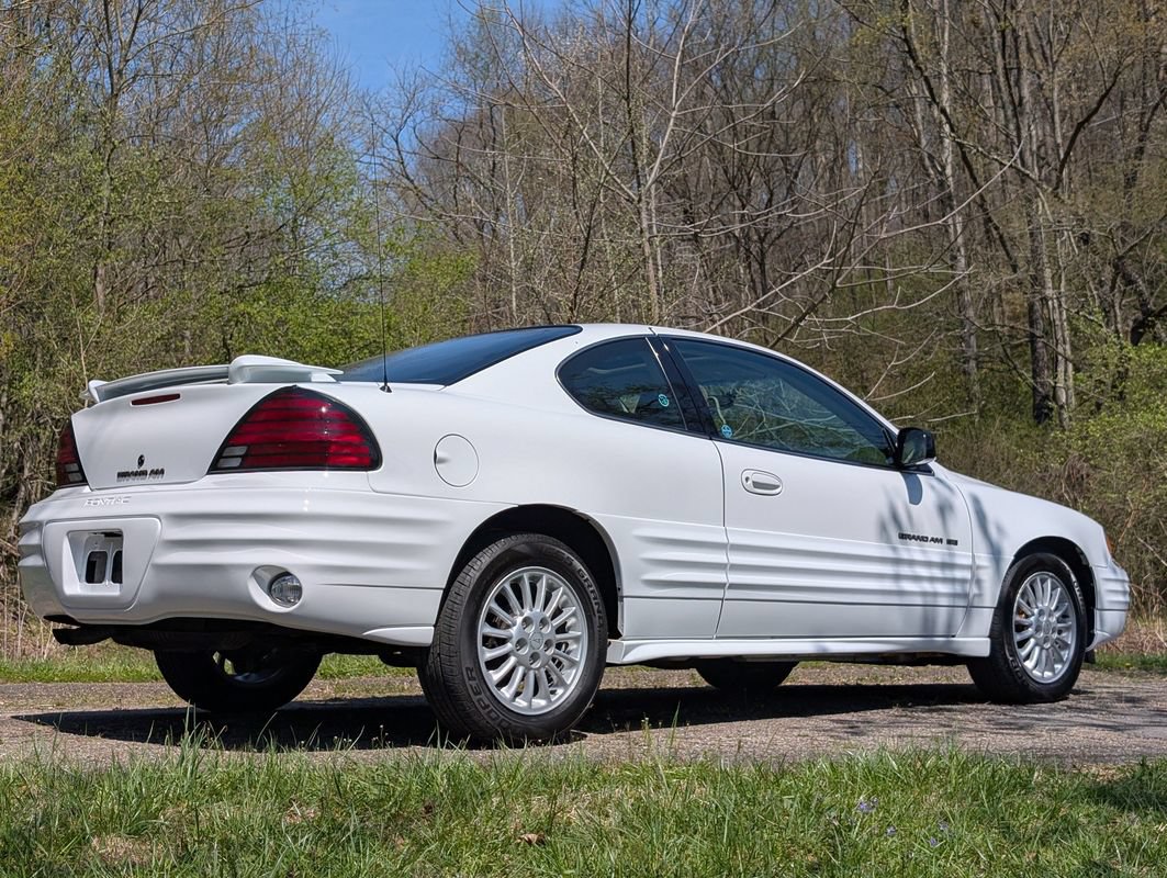 Used 2001 Pontiac Grand Am SE w/ Solid Value Appearance Pkg FWD image 13