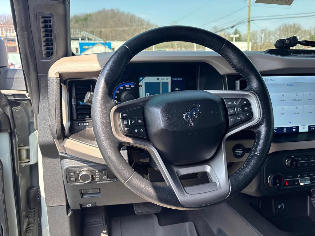 Used 2022 Ford Bronco Wildtrak AWD/4WD image 13