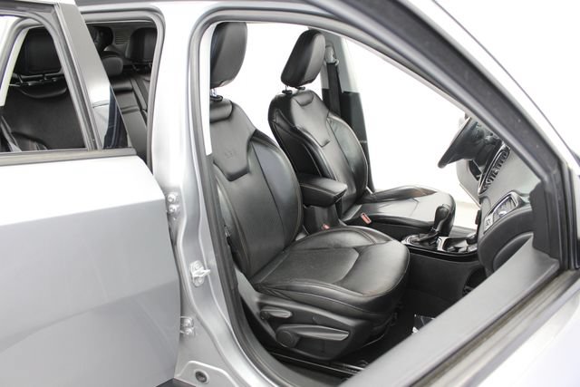 Used 2017 Jeep Compass Limited w/ Navigation Group AWD/4WD image 18