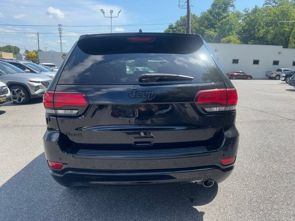 Used 2018 Jeep Grand Cherokee Altitude AWD/4WD image 5