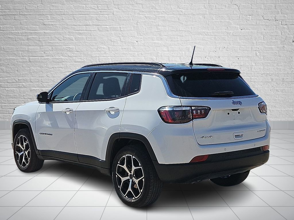 Used 2025 Jeep Compass Limited AWD/4WD image 3