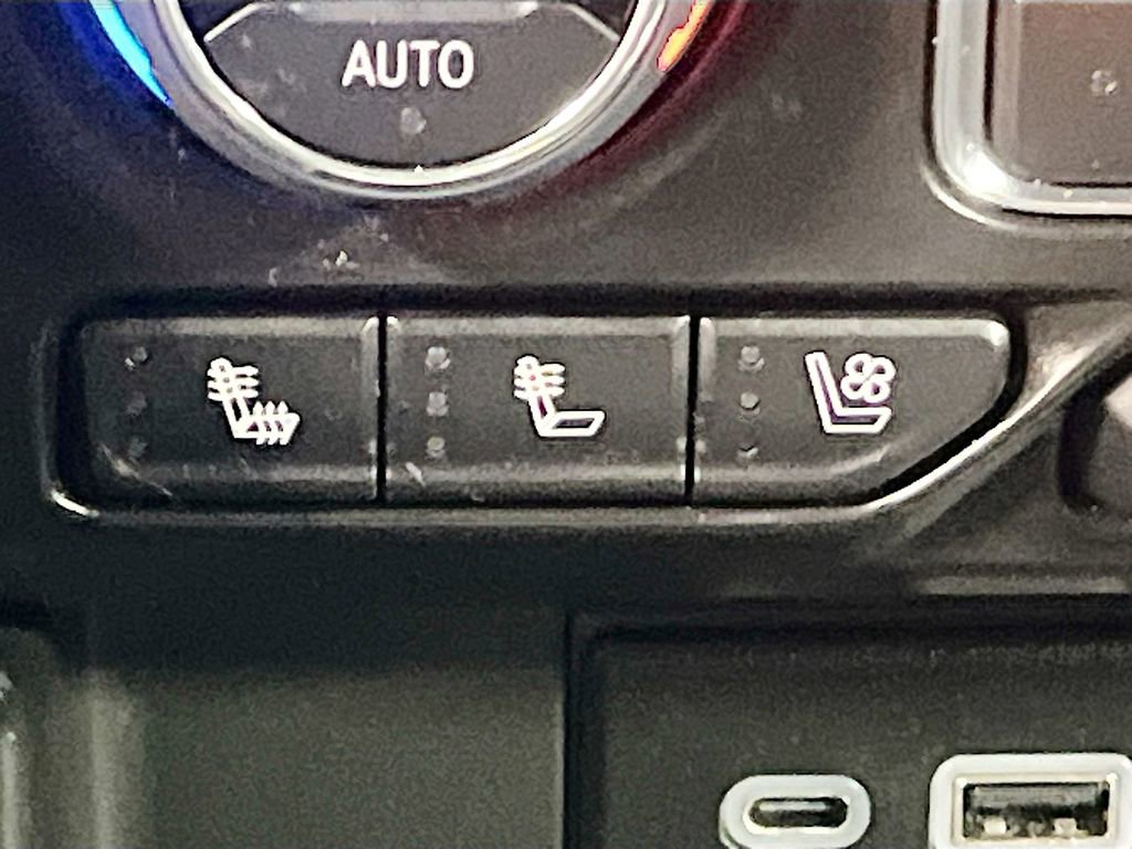 Used 2023 Chevrolet Tahoe Premier AWD/4WD image 21