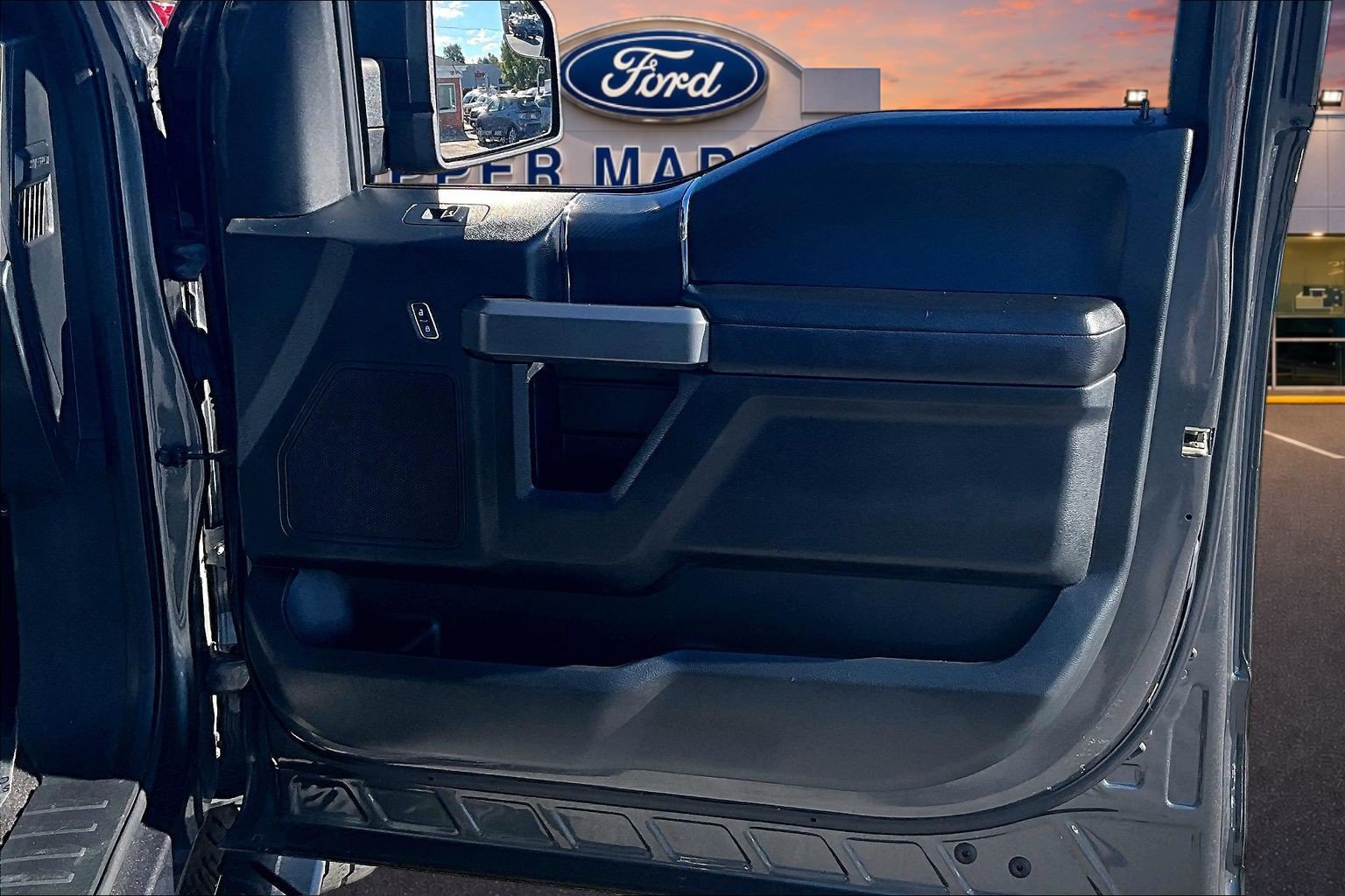 Used 2019 Ford F150 XLT w/ Equipment Group 302A Luxury AWD/4WD image 23