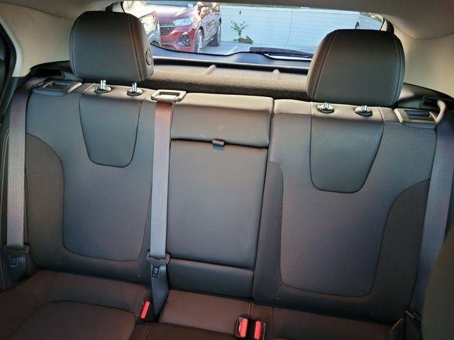 Used 2023 Buick Encore GX Select w/ Sport Touring Package FWD image 12