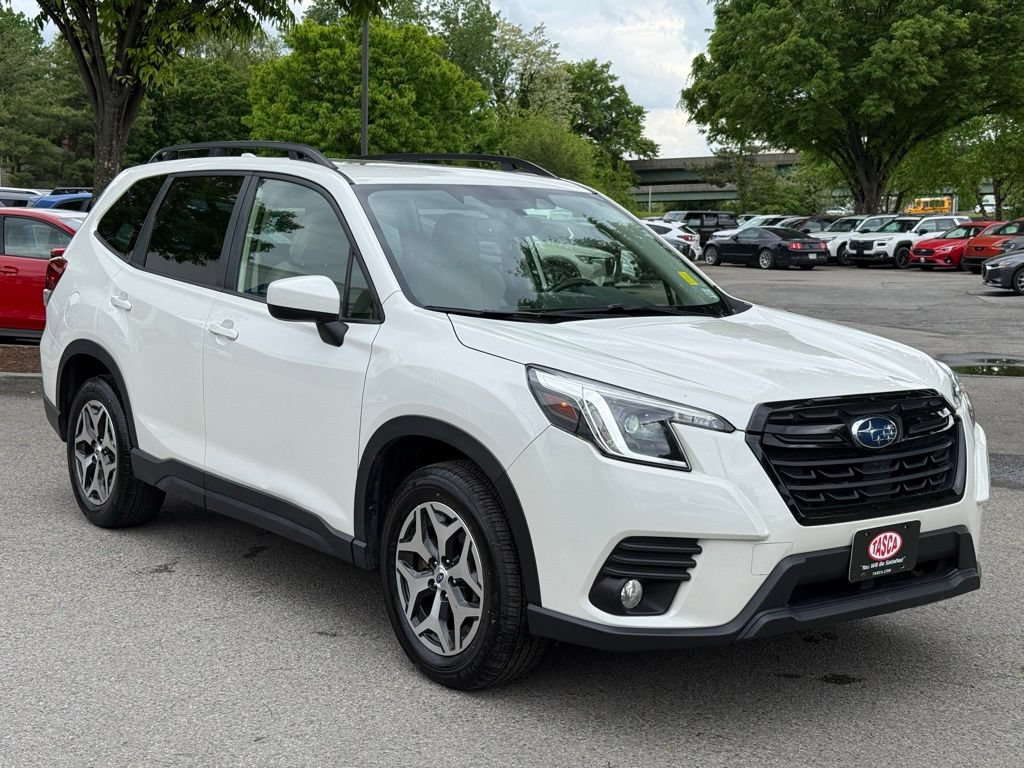 Used 2023 Subaru Forester Premium AWD/4WD image 3