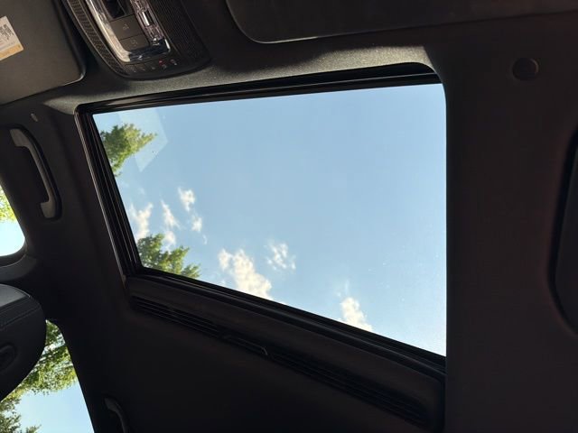 Used 2022 Mercedes-Benz GLE 350 4MATIC w/ Premium Package image 32