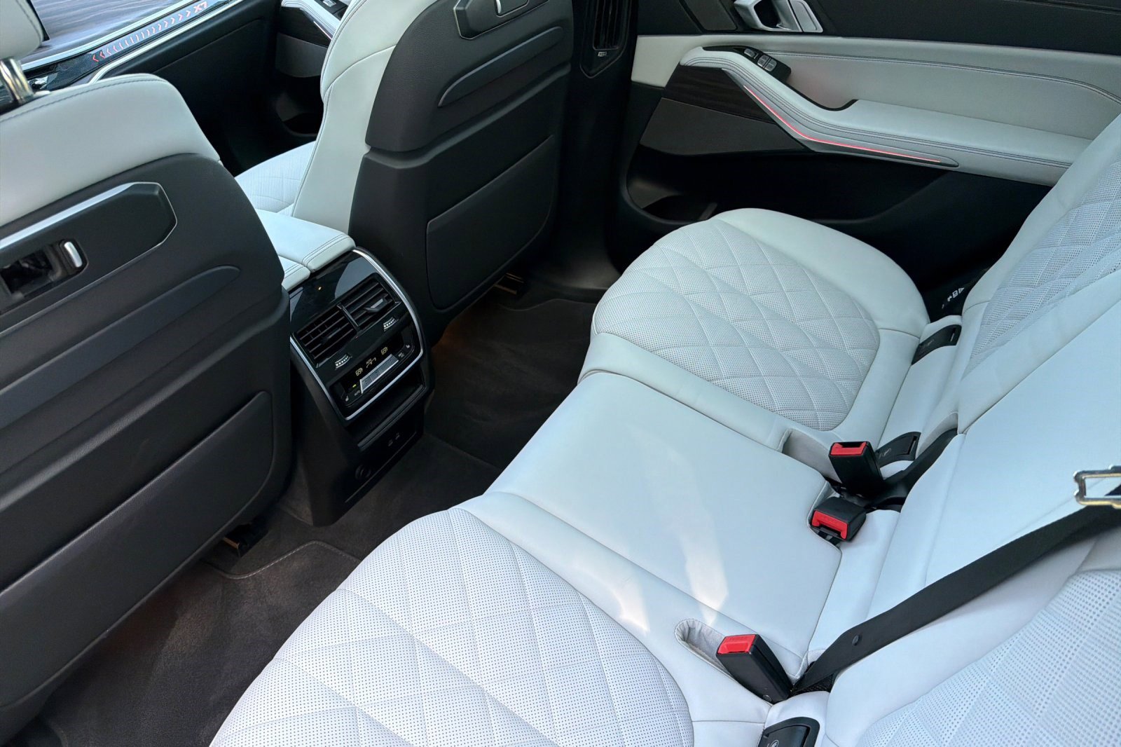 Used 2025 BMW X7 xDrive40i AWD/4WD image 15
