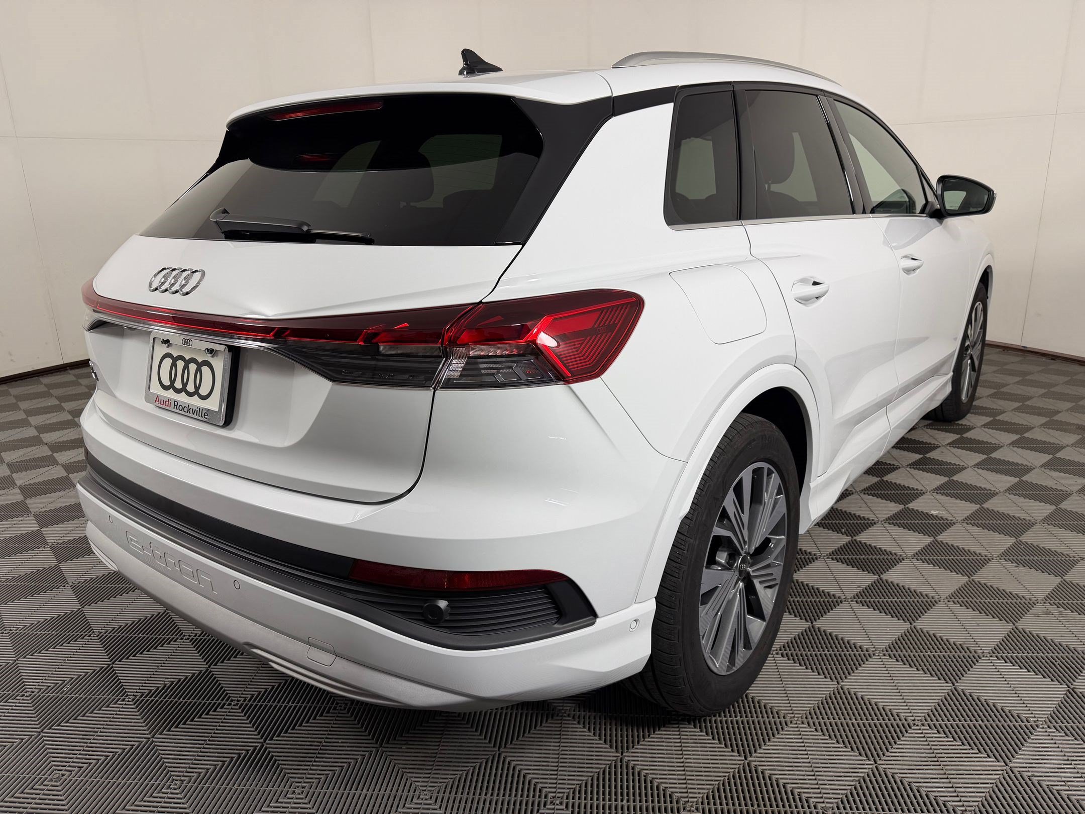 Certified 2023 Audi Q4 e-tron Premium w/ Premium Plus RWD image 9