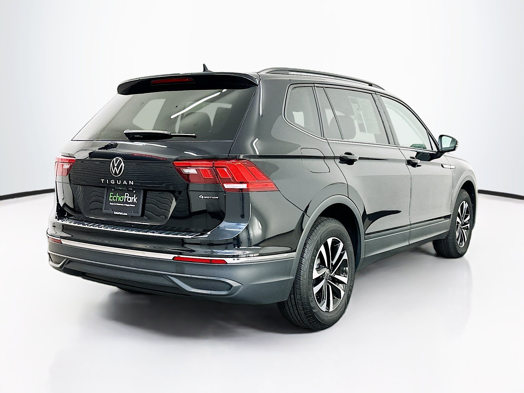 Used 2024 Volkswagen Tiguan S AWD/4WD image 9