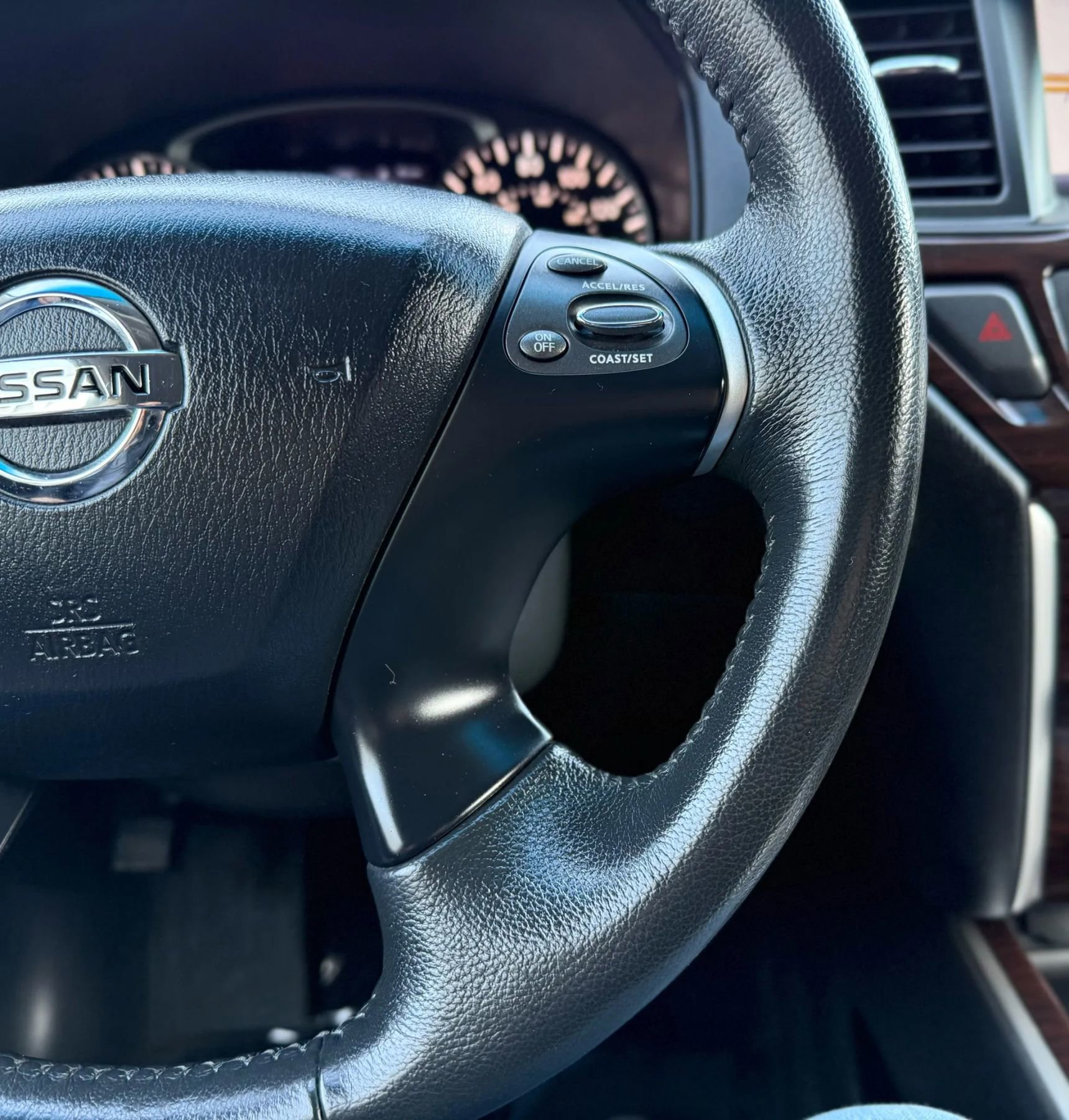 Used 2015 Nissan Pathfinder SL w/ SL Tech Package image 13