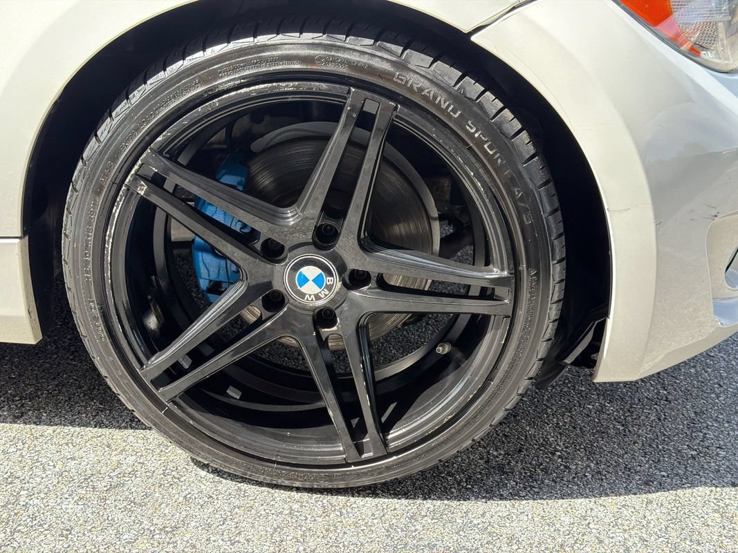 Used 2013 BMW 128i Convertible RWD image 9