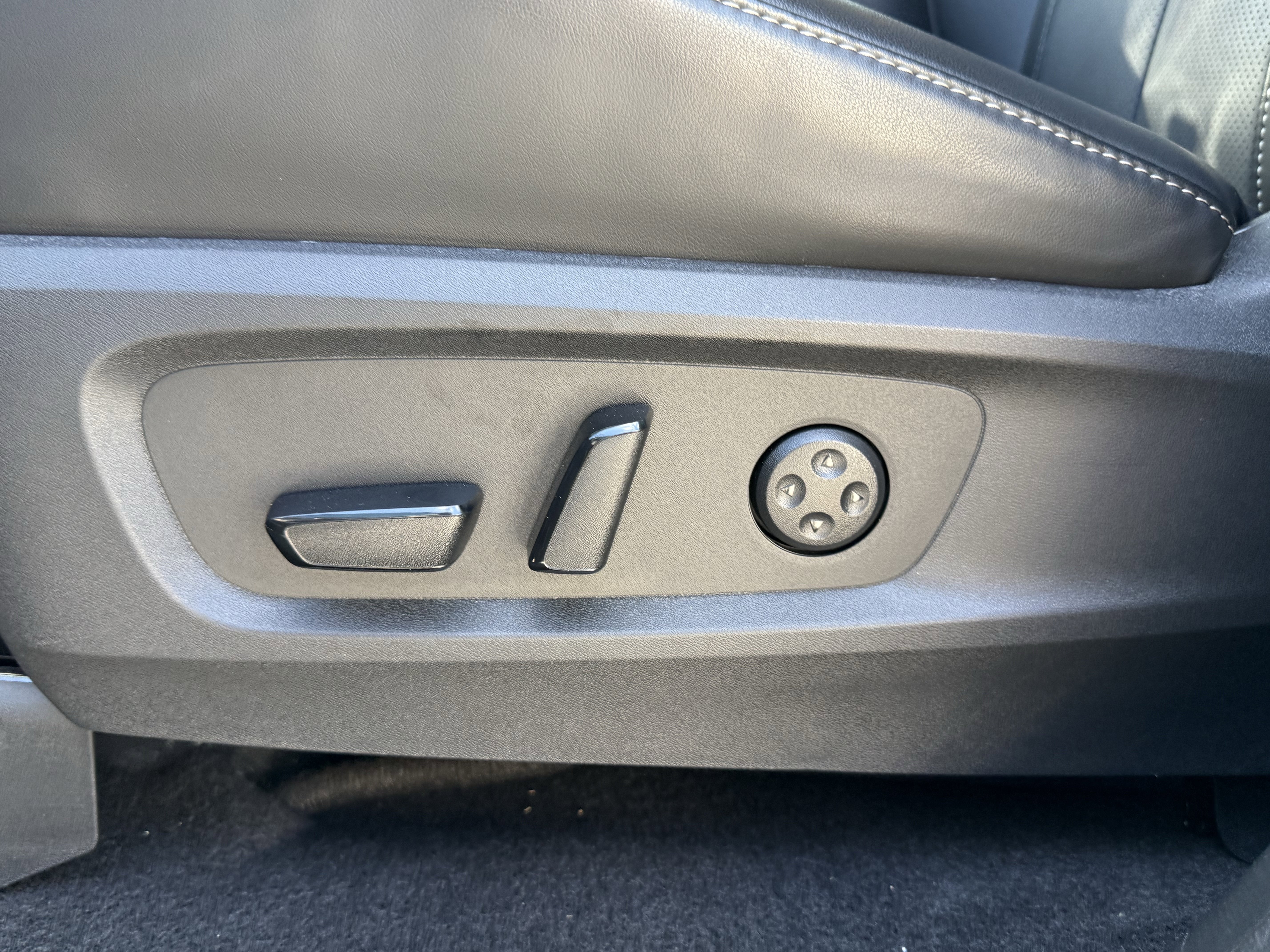 Certified 2026 INFINITI QX60 Luxe w/ Cargo Package image 26