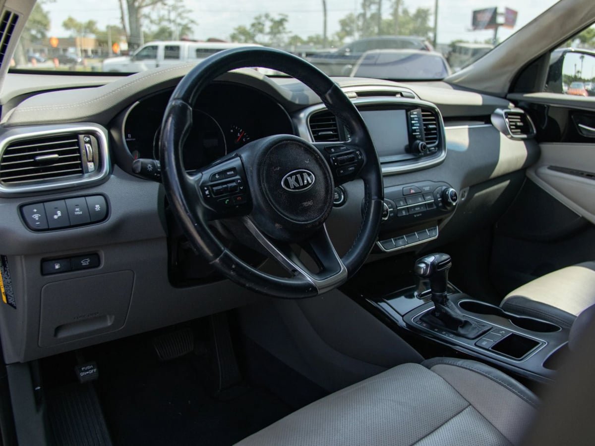 Used 2016 Kia Sorento SX FWD image 14