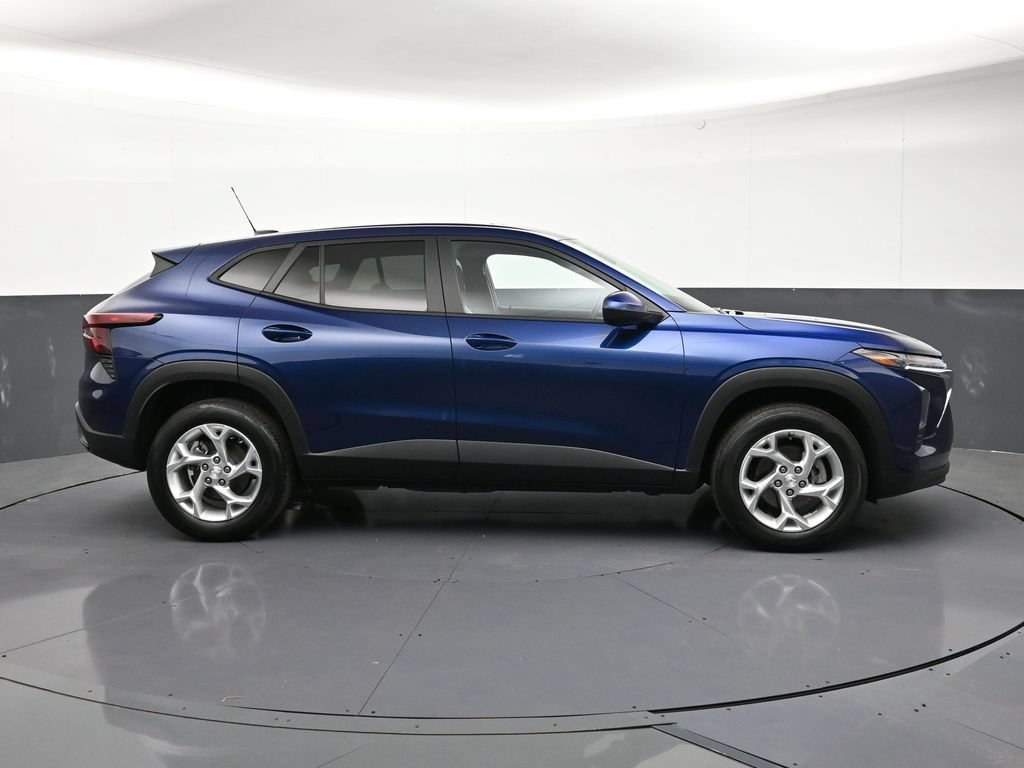 Certified 2024 Chevrolet Trax LS w/ LS Convenience Package FWD image 6