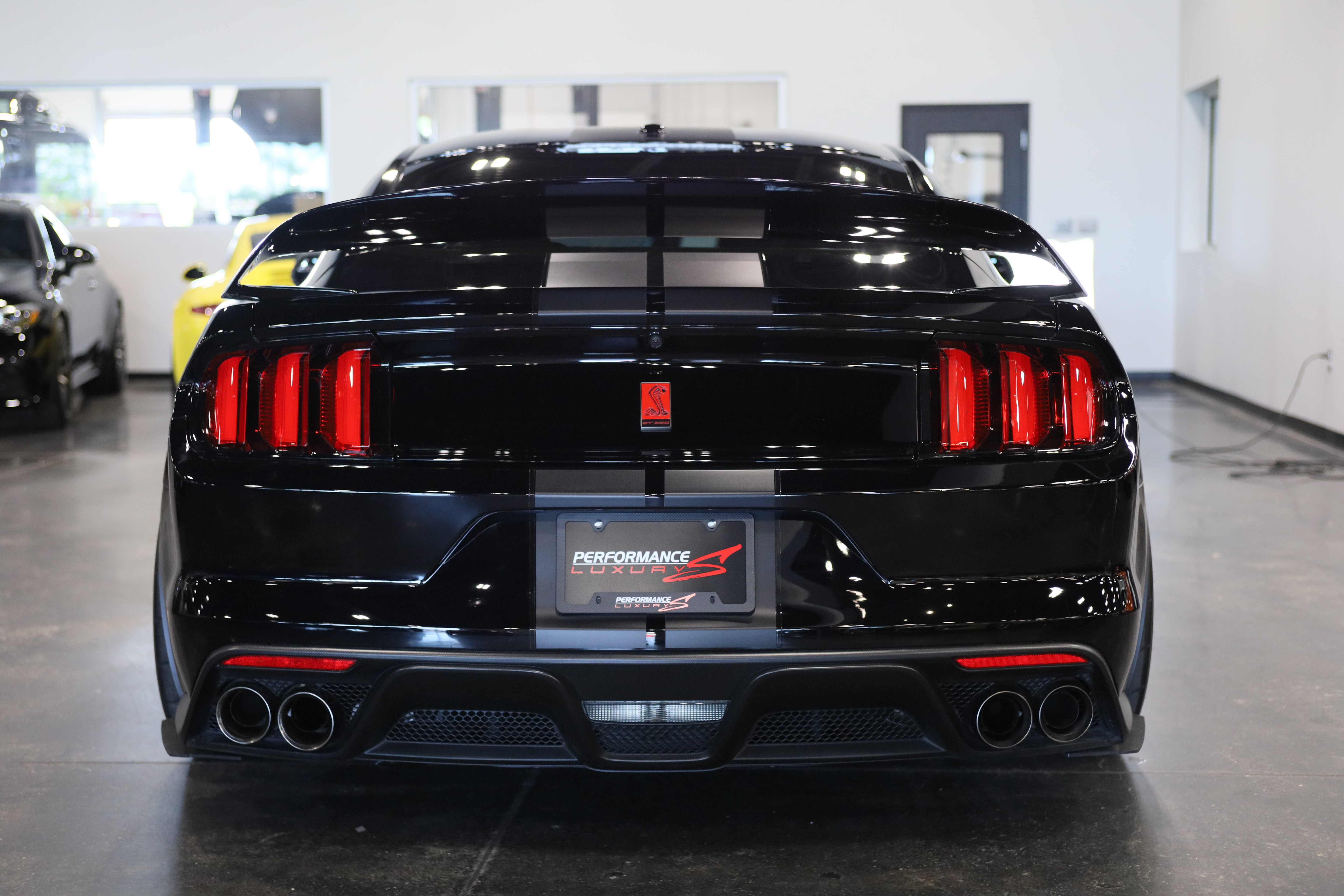 Used 2018 Ford Mustang Shelby GT350R w/ GT350R Equipment Group 920A RWD image 5