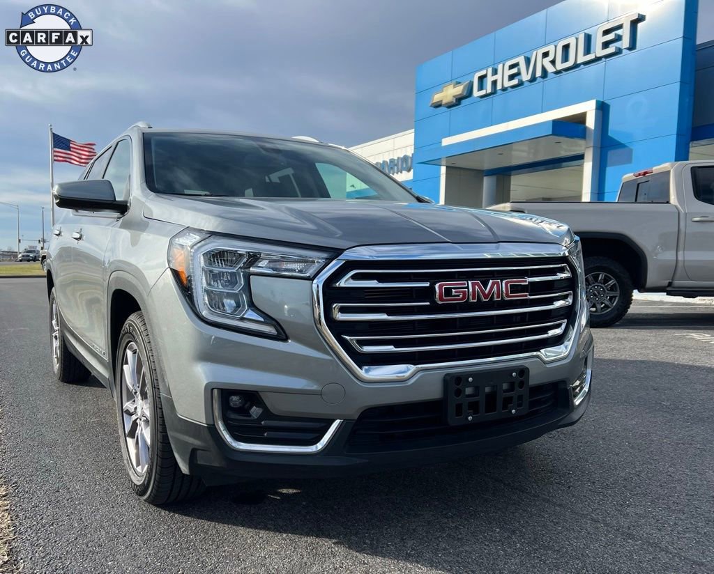 Used 2023 GMC Terrain SLT image 1