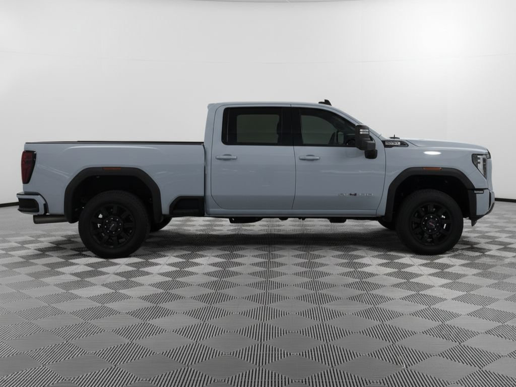 Used 2025 GMC Sierra 2500 AT4 AWD/4WD image 9