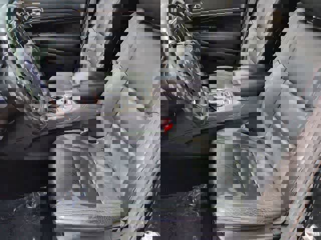 Used 2018 Jeep Grand Cherokee Limited image 16