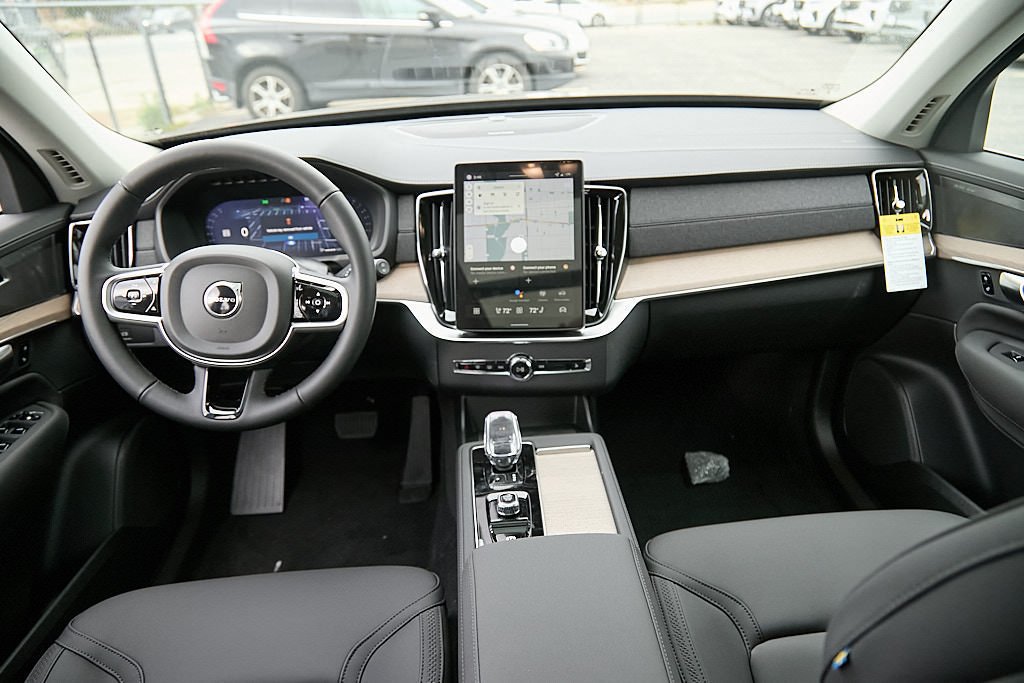 New 2026 Volvo XC90 B6 Plus w/ Protection Package Premier AWD/4WD image 27
