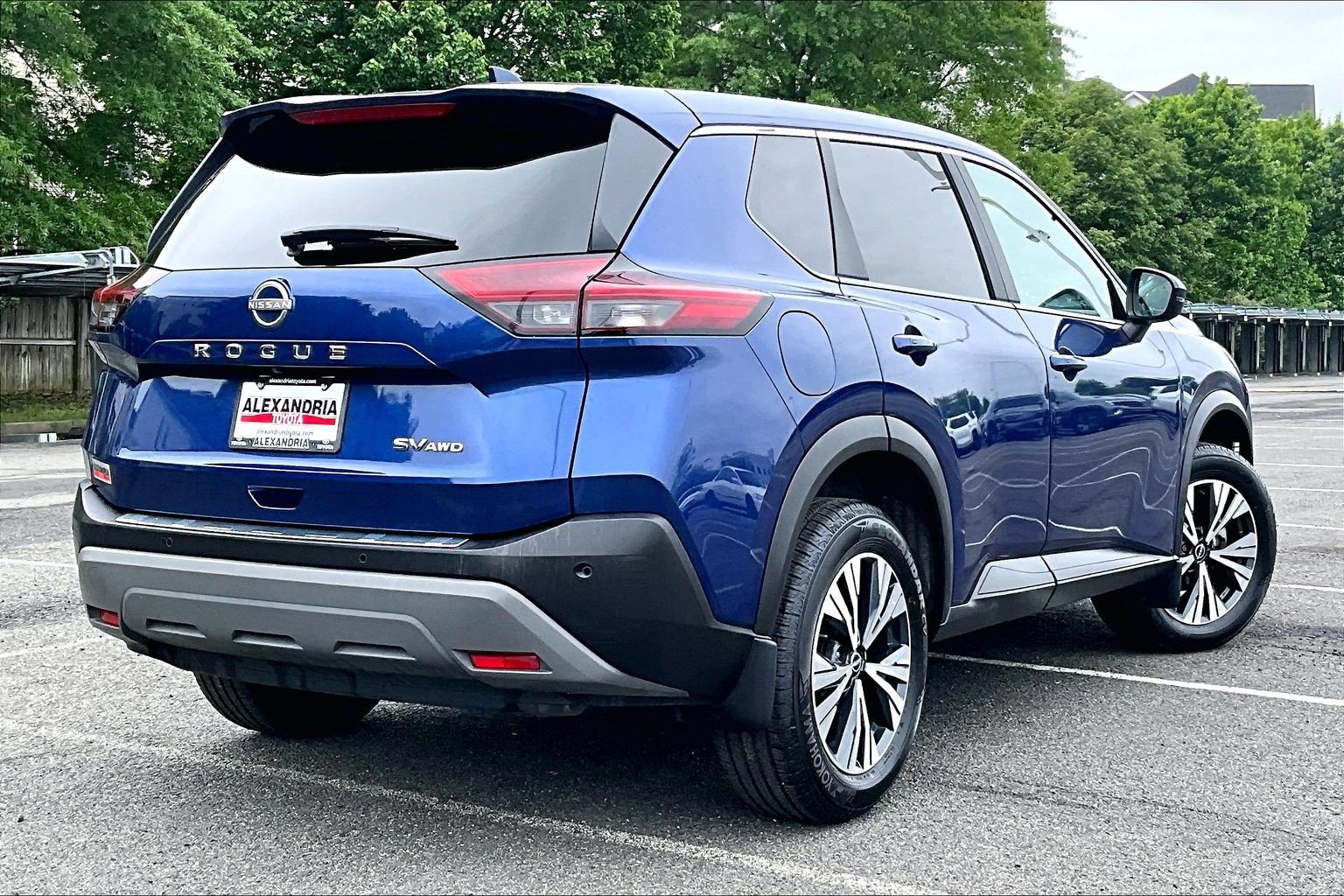 Used 2023 Nissan Rogue SV AWD/4WD image 12