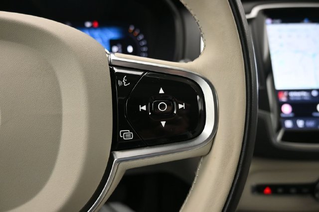 Used 2023 Volvo XC90 B5 Core w/ Protection Package Premier AWD/4WD image 23