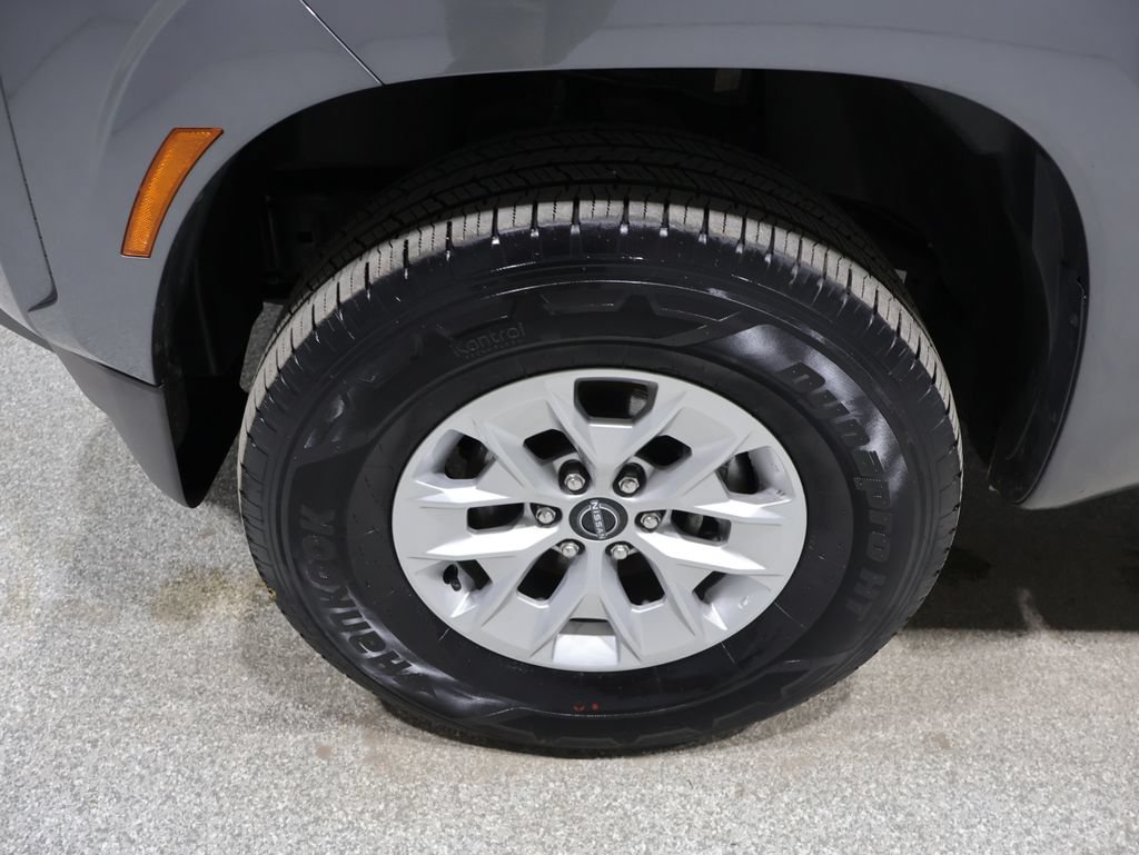 Used 2024 Nissan Frontier SV AWD/4WD image 8