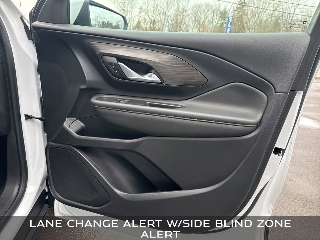 Used 2022 GMC Terrain SLT image 32