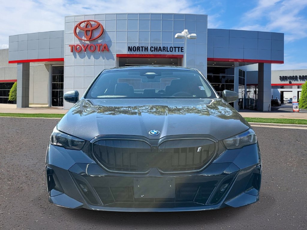 Used 2024 BMW i5 eDrive40i w/ M Sport Package RWD image 2