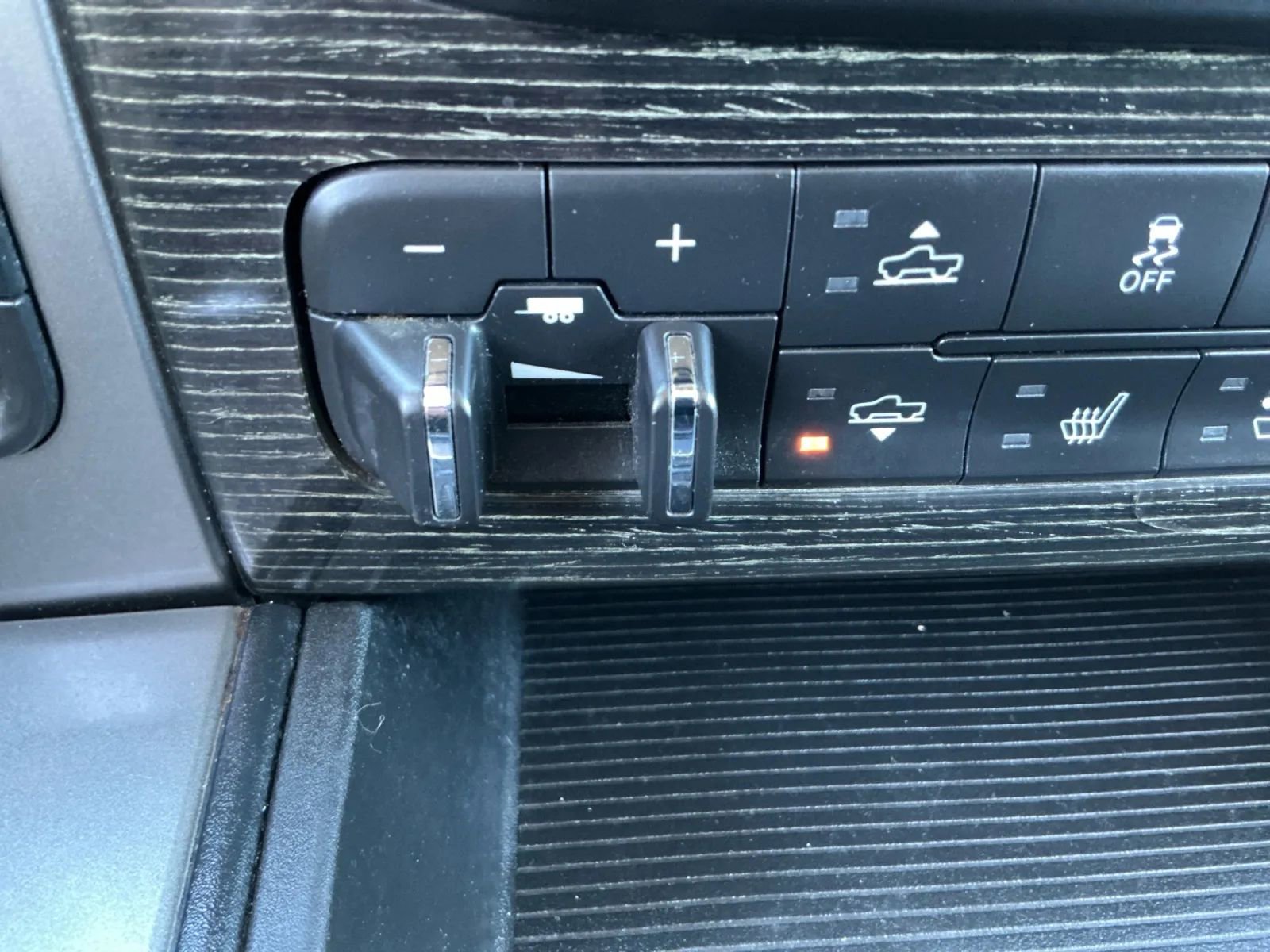 Used 2014 RAM 1500 Limited image 33