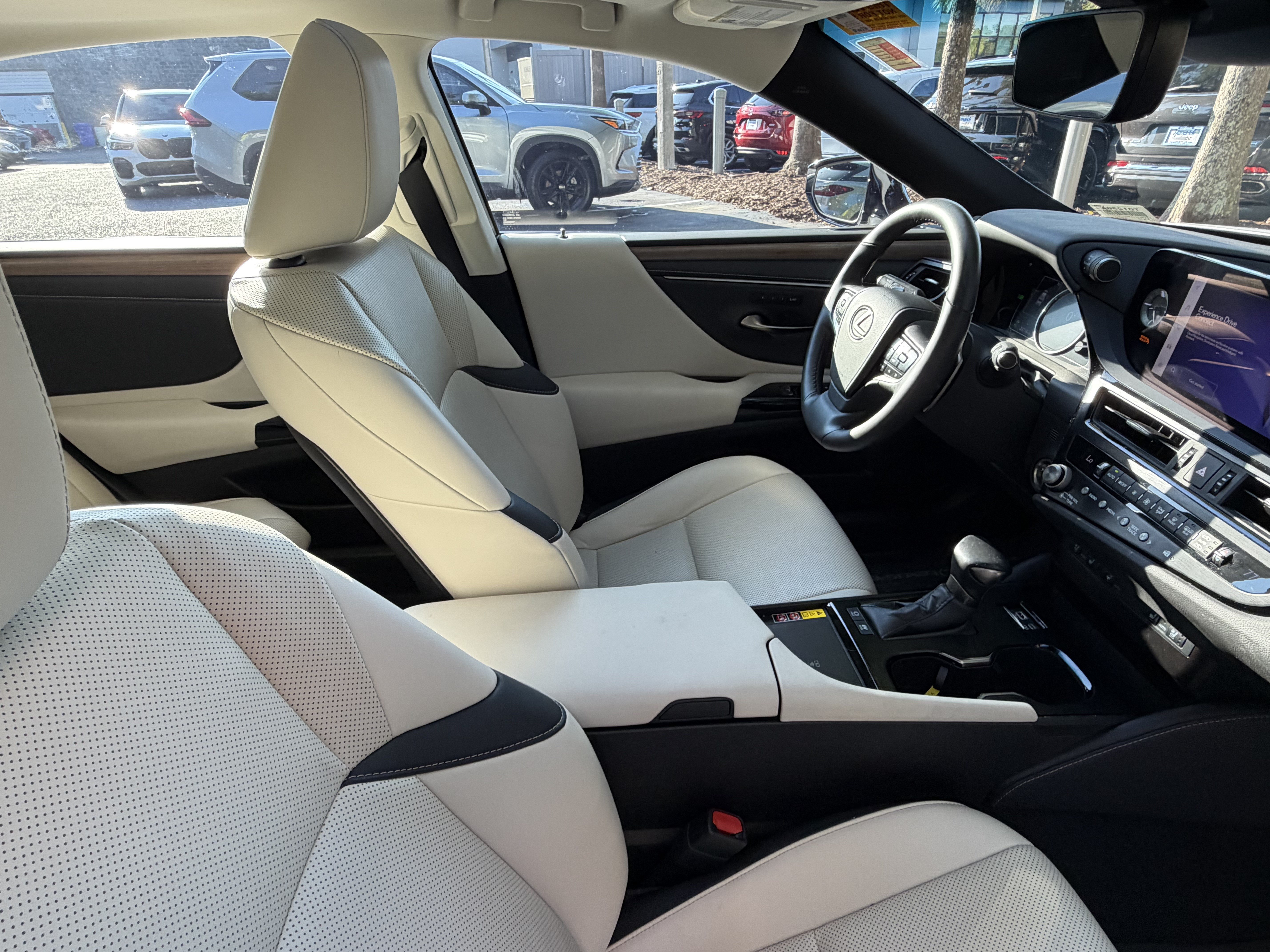 Used 2023 Lexus ES 300h w/ Premium Package FWD image 45