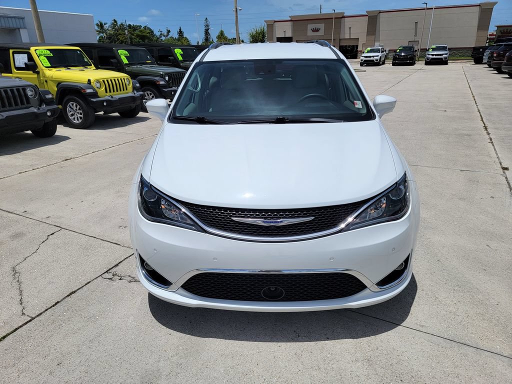 Used 2018 Chrysler Pacifica Touring-L Plus w/ Advanced Safetytec Group FWD image 8