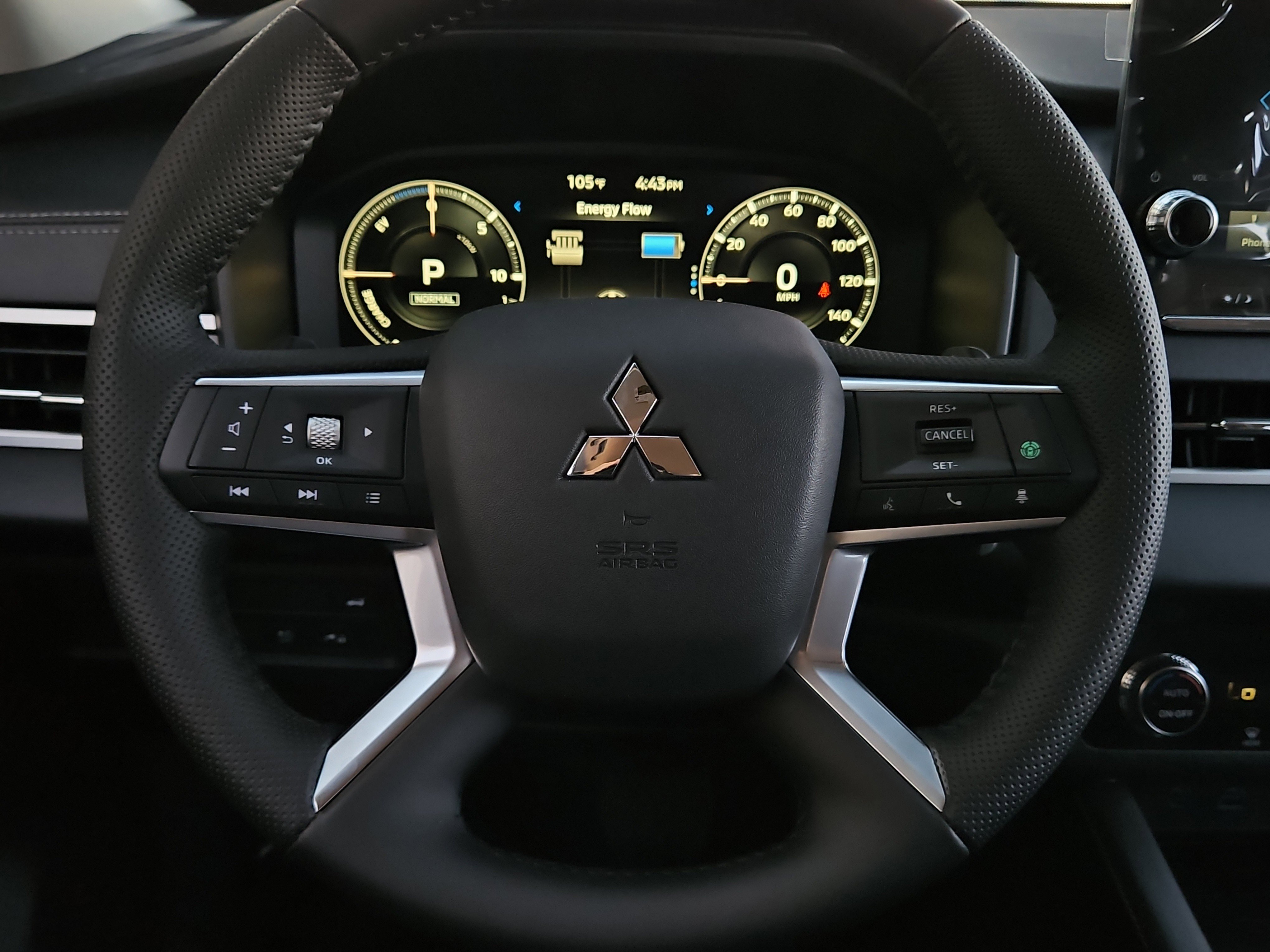 New 2025 Mitsubishi Outlander SE image 9