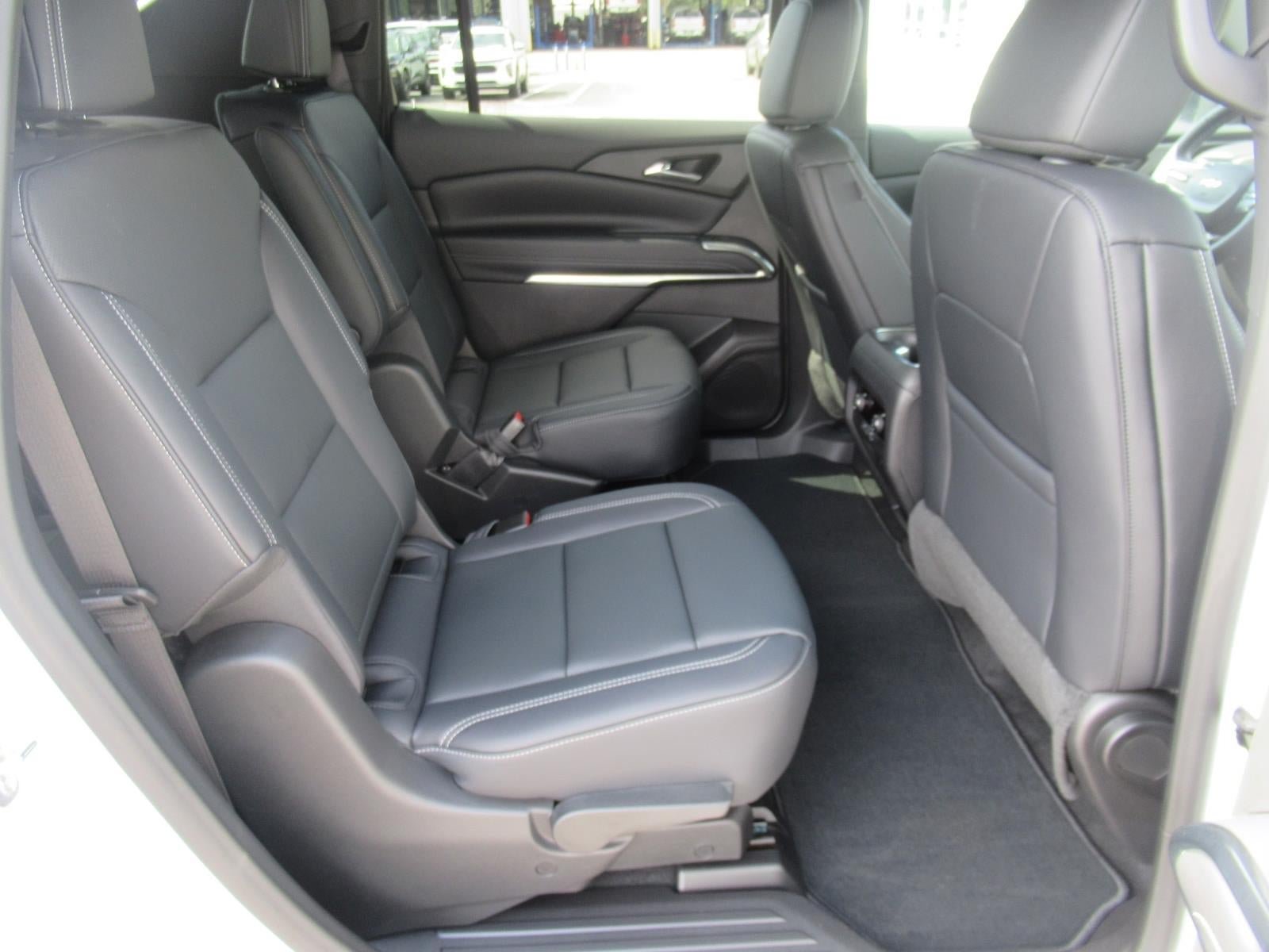 New 2027 Chevrolet Traverse LT FWD image 30