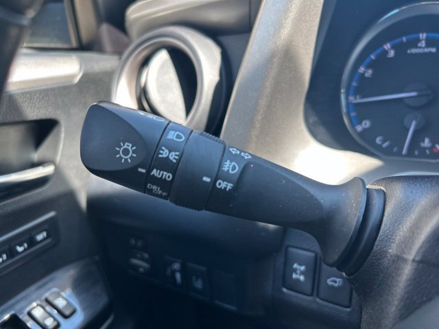 Used 2018 Toyota RAV4 Limited w/ Protection Package AWD/4WD image 22