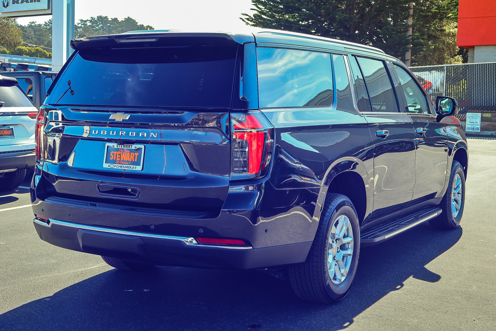 Used 2026 Chevrolet Suburban LT AWD/4WD image 21