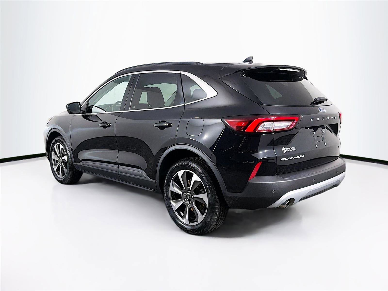 Used 2023 Ford Escape Platinum image 5